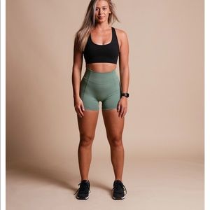 P’tula the Yvette Short 4”